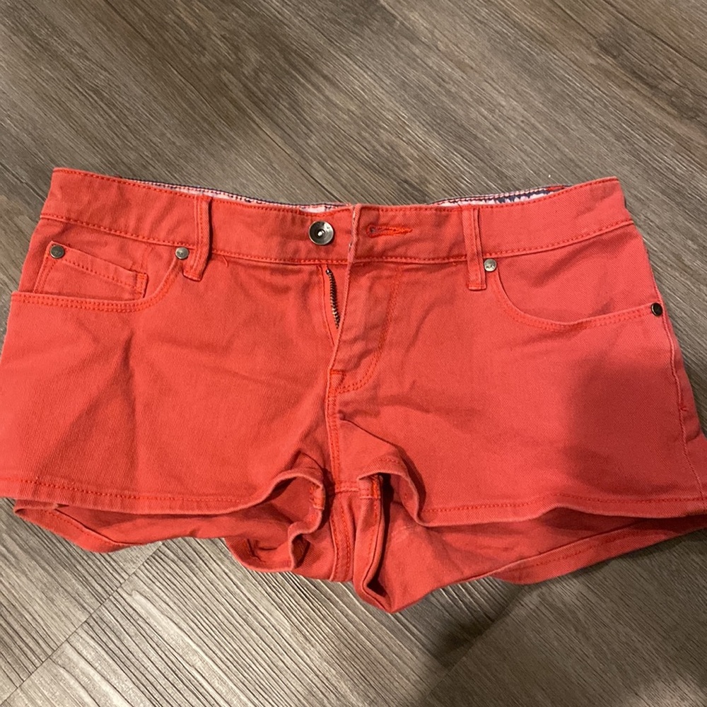 2 Pair Roxy Shorts - Picture 5 of 6